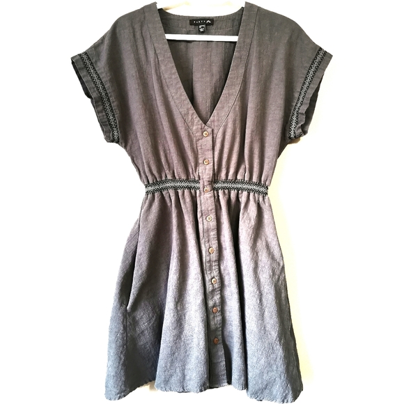 Dress - Picture 1 of 3